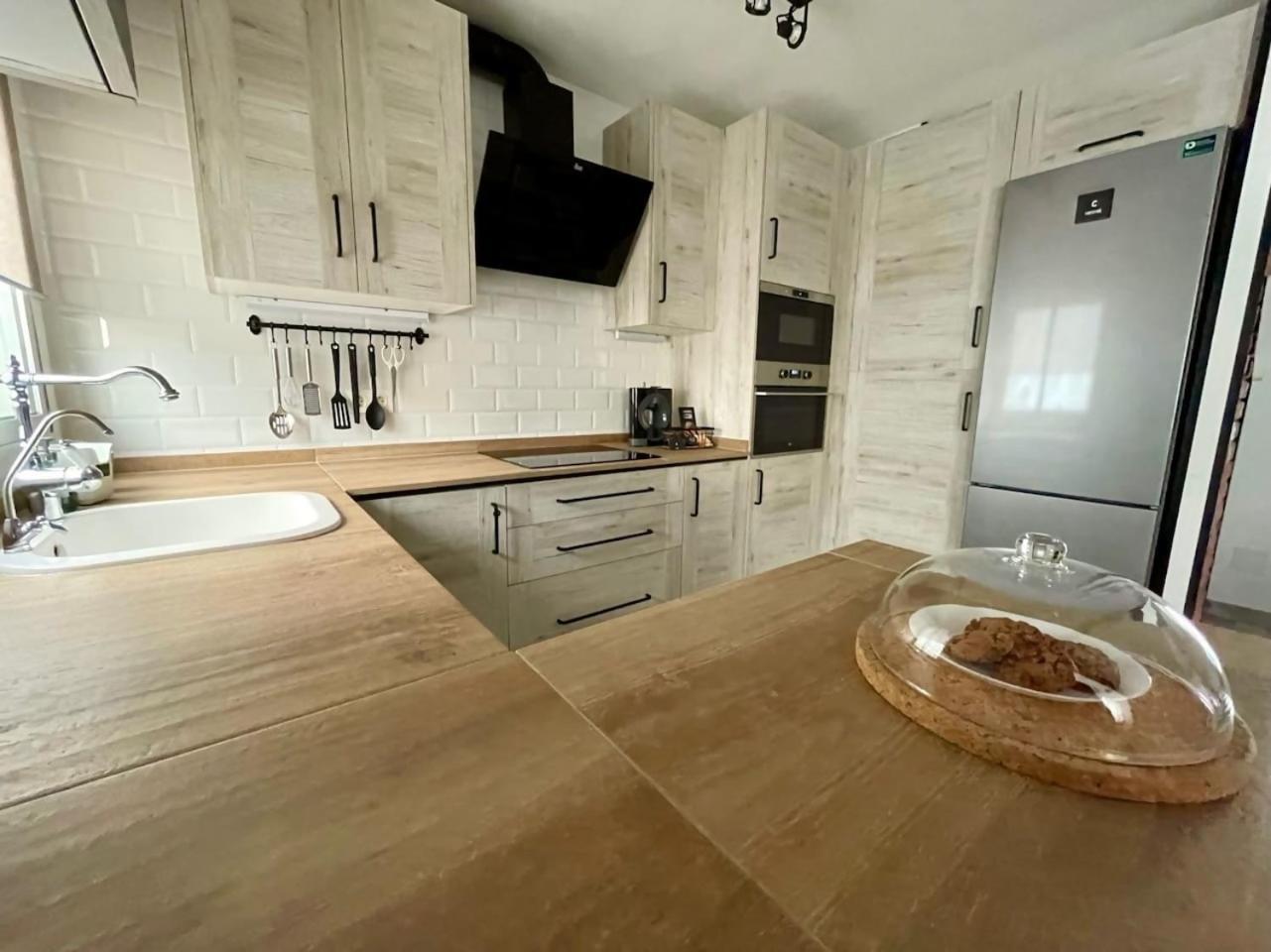 Apartamento 3 Hab Con Parking Junto A La Playa Нерха Екстер'єр фото